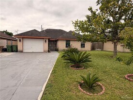 13 E Pine Creek in Alamo, TX - Building Photo