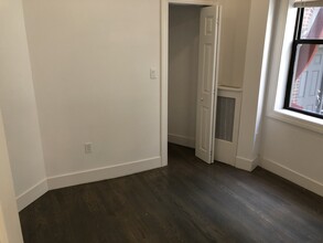 27 Phillips St, Unit 2 in Boston, MA - Building Photo - Building Photo