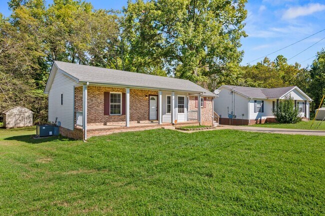 422 Sideline Dr in Oak Grove, KY - Building Photo - Building Photo