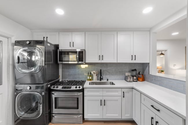 4440 Clairemont Dr in San Diego, CA - Building Photo - Building Photo
