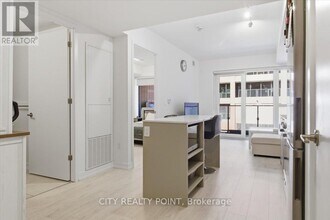 8 Tippett Rd in Toronto, ON - Building Photo - Building Photo