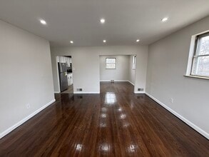 36 Collins Ln in Maple Shade, NJ - Building Photo - Building Photo