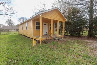 23091 S Wildwood Dr in Porter, TX - Foto de edificio - Building Photo