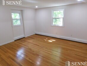5 Middle St in Lexington, MA - Foto de edificio - Building Photo
