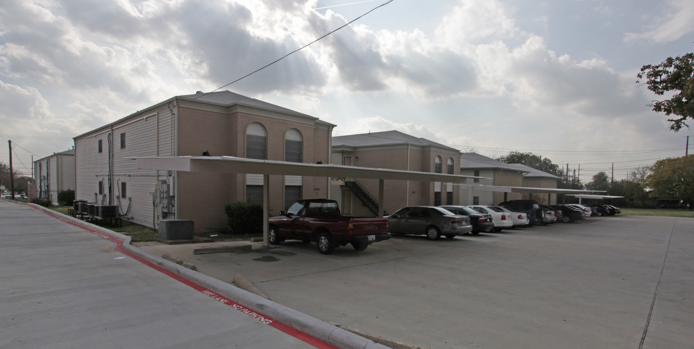 Pecan Grove in Denton, TX - Building Photo