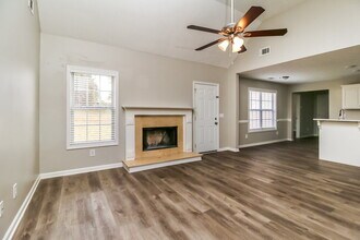 100 Princeton Ct in Covington, GA - Foto de edificio - Building Photo