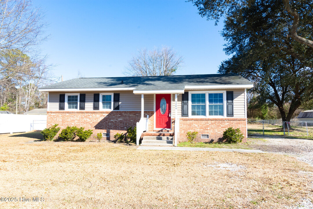 5206 Gum Branch Rd in Jacksonville, NC - Building Photo