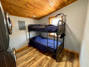 2154 Twin Springs Rd, Unit Twin Springs Apartment in Decorah, IA - Building Photo - Building Photo