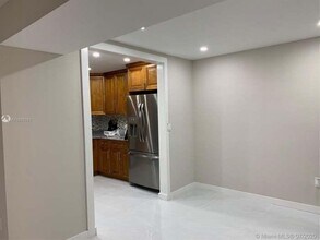4176 Inverrary Dr in Lauderhill, FL - Building Photo - Building Photo