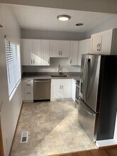 16417 NE 16th Pl in Bellevue, WA - Building Photo - Building Photo