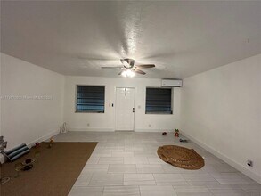 2901 Polk St in Hollywood, FL - Building Photo - Building Photo