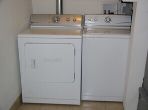 5215 21st Ave NE in Seattle, WA - Foto de edificio - Building Photo