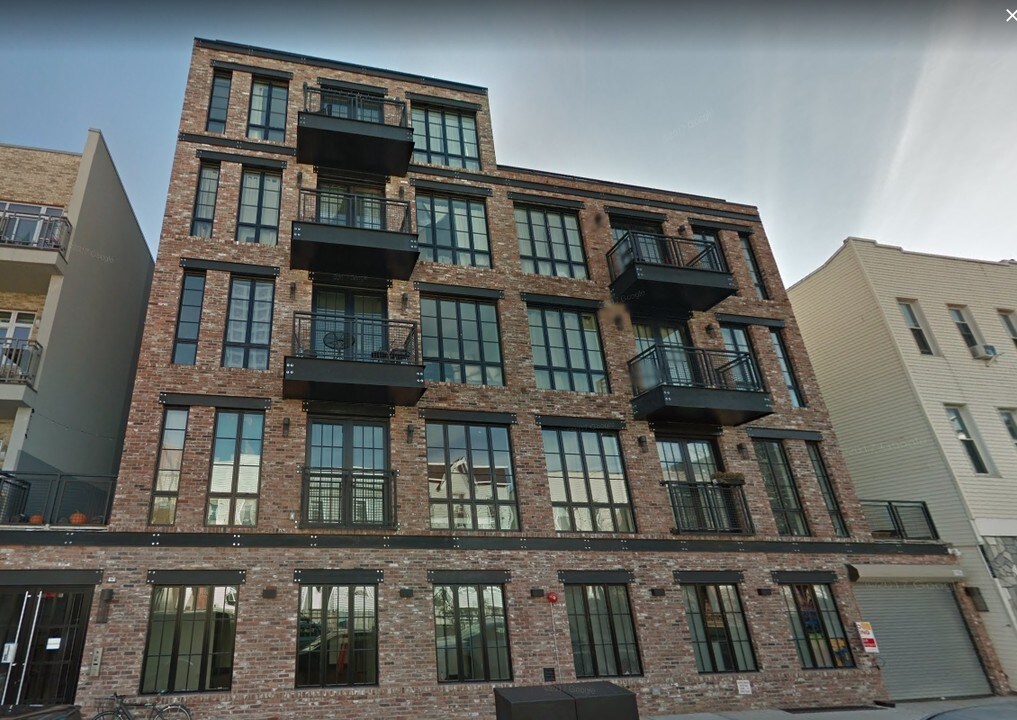 82 Jefferson Street in Brooklyn, NY - Building Photo