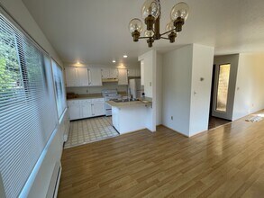 17319 Stone Ct N in Shoreline, WA - Building Photo - Building Photo