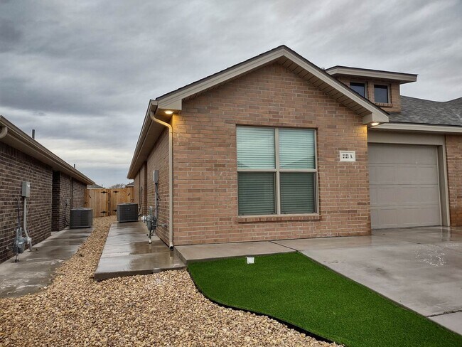 2121 N Jayton Ave in Lubbock, TX - Building Photo - Building Photo