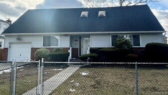 76-36 265th St in Queens, NY - Building Photo