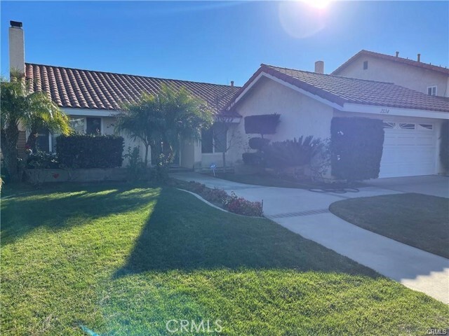 2134 W Mills Dr in Orange, CA - Building Photo