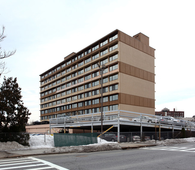 Madison Tower Condominimums in Worcester, MA - Building Photo - Building Photo