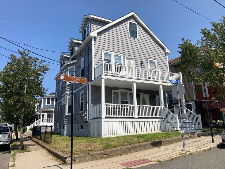 53 Curtis Ave, Unit 2 in Somerville, MA - Foto de edificio