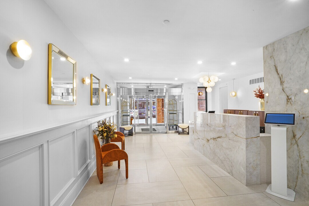 225 Saint Pauls Ave, Unit 6J in Jersey City, NJ - Building Photo