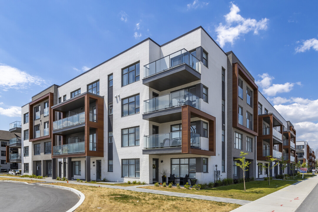 6005 De Châteauneuf in Brossard, QC - Building Photo