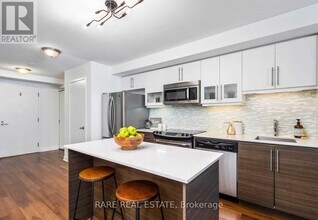 1169 Queen St W in Toronto, ON - Building Photo - Building Photo