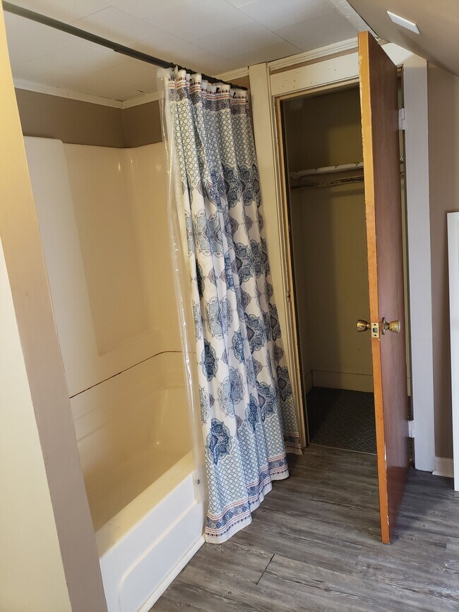 412 S Beach St Apartments and Nearby Fall River Apartments For Rent Fall River, MA