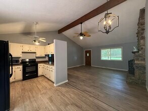 175 Cherokee Rd in Cherokee Village, AR - Building Photo - Building Photo