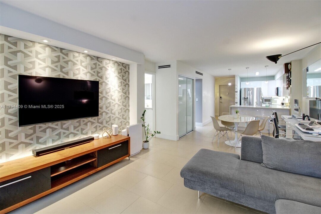 777 NE 62nd St in Miami, FL - Building Photo