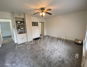 1026 Ansborough Ave in Waterloo, IA - Building Photo - Building Photo