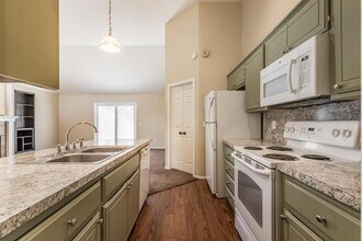 904 Merlin Cir in Norman, OK - Building Photo - Building Photo