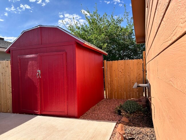 224 Hopi Ave in Page, AZ - Building Photo - Building Photo