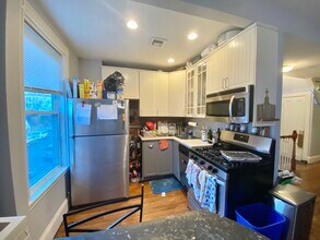 43 Hillside St, Unit 2 in Boston, MA - Foto de edificio - Building Photo