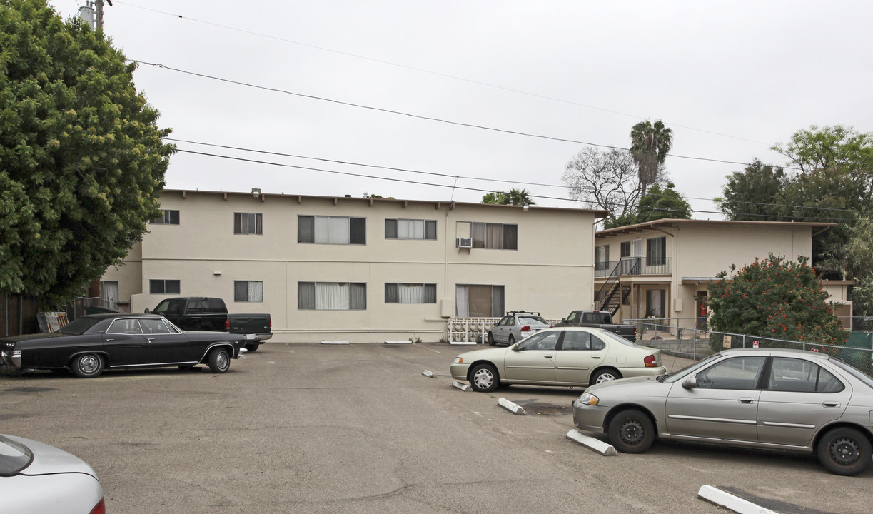 Hidden Valley Apartments in San Diego, CA - Building Photo