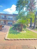 820 W Alabama St in Houston, TX - Building Photo