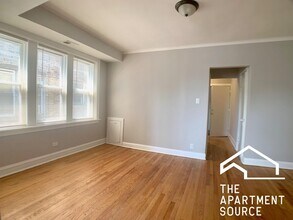 3814 W Thomas St, Unit 2 in Chicago, IL - Foto de edificio - Building Photo