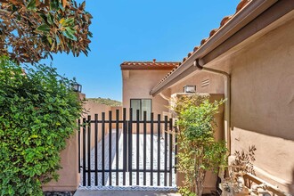 753 Fino Glen in Escondido, CA - Building Photo - Building Photo