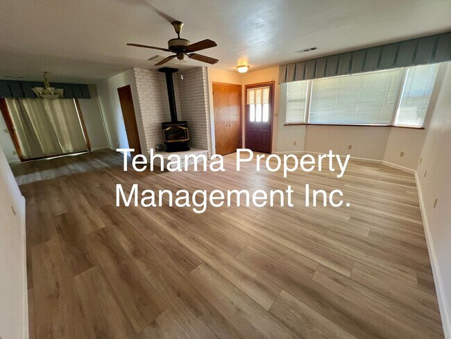 211 Encinal Dr in Red Bluff, CA - Building Photo - Building Photo