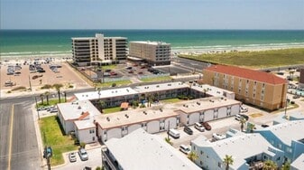 15005 Windward Dr, Unit 121 in Corpus Christi, TX - Building Photo