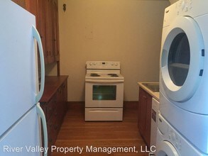 68 Ascutney St in Windsor, VT - Building Photo - Building Photo