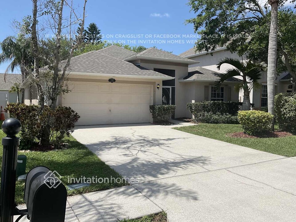 1180 Olde Bailey Ln in Melbourne, FL - Building Photo