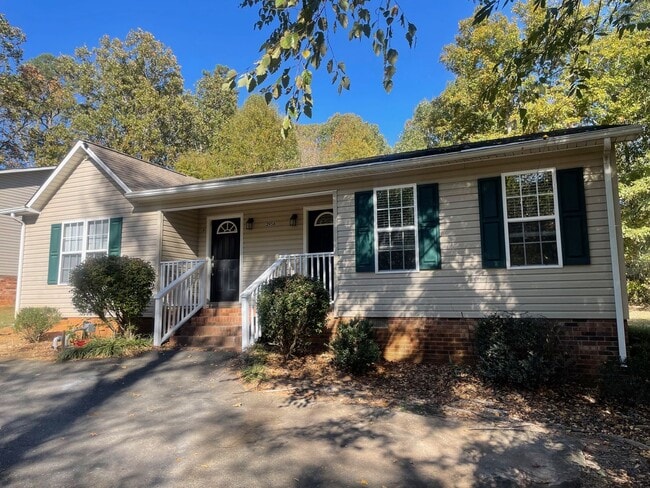 property at 2956 Forest Park Dr