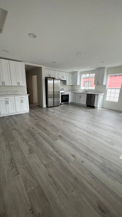 729 S 45th St in San Diego, CA - Building Photo