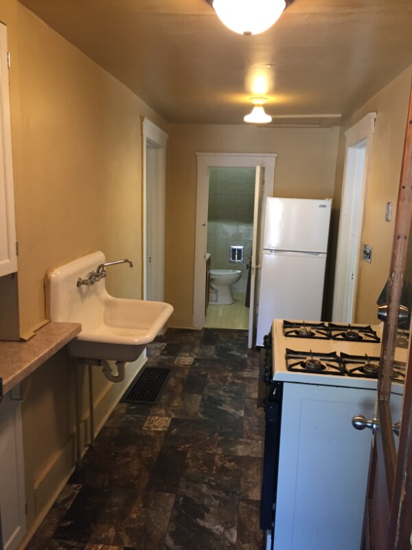 1411 Portland Ave-Unit -Upstairs in Beloit, WI - Foto de edificio - Building Photo