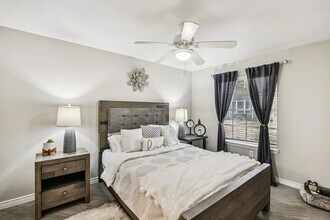 20000 Saums Rd in Katy, TX - Foto de edificio - Building Photo