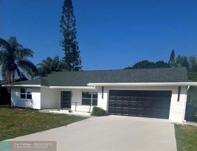 property at 2928 SE Bella Rd