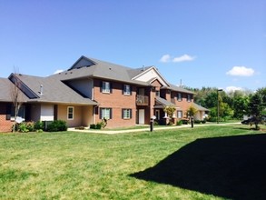 Lexington Square Apartments in Fennville, MI - Building Photo - Building Photo