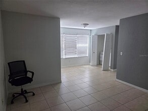 5112 Conroy Rd in Orlando, FL - Building Photo - Building Photo