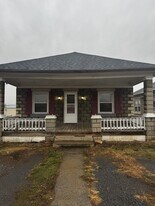 401 Eagle School Rd in Martinsburg, WV - Building Photo