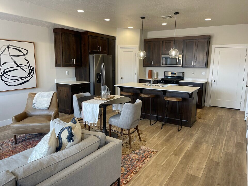 2707 E Gray Birch Dr in Saint George, UT - Building Photo